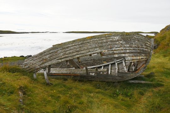 Bootswrack auf Flatey (Island)