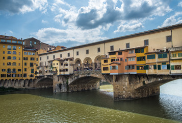 Fototapeta na wymiar Ponte Vecchio or Old Bridge in Florence, Italy