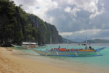 Fototapeta na wymiar Traditional filippino boat in the sea. Palawan Philippines