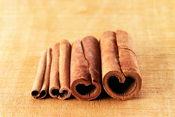 Cinnamon sticks on the table.
