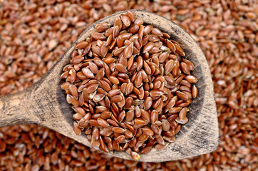 flax seed on spoon
