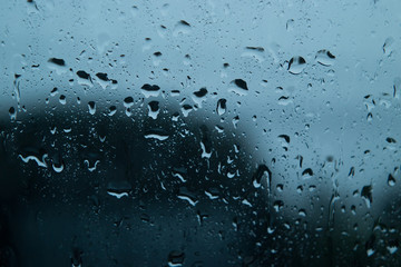 Drop water on the glass.