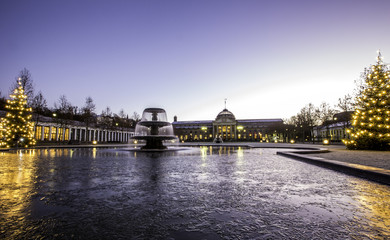Kurhausplatz in Wiesbaden zur Weihnachtszeit