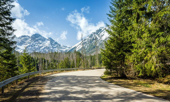Fototapeta Zakopane, droga na Morskie Oko, góry Tatry