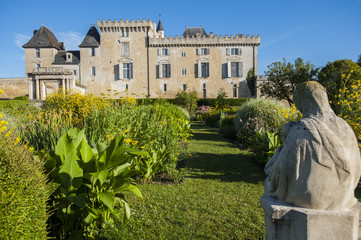 Fototapeta premium Castle of Vayres in Gironde