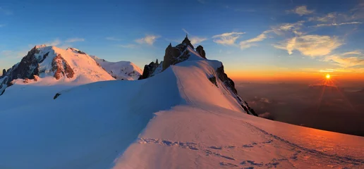Keuken foto achterwand Cradle Mountain Bergzonsondergang en sneeuw Chamonix