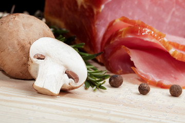 smoked Ham with mushrooms, tomato, garlic and herbs