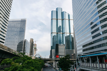 Fototapeta na wymiar Building downtown modern business area in city bangkok