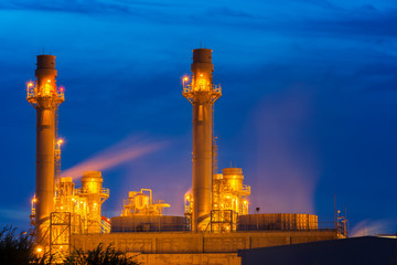 Fototapeta na wymiar power plant in the petrochemical plant at blue sky