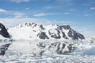 Fototapeta na wymiar Antarctic Landscape