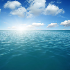 Obraz premium Blue sea and sun