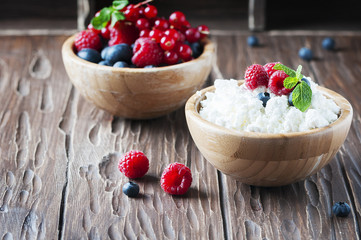 Russian cottage cheese with berry and mint