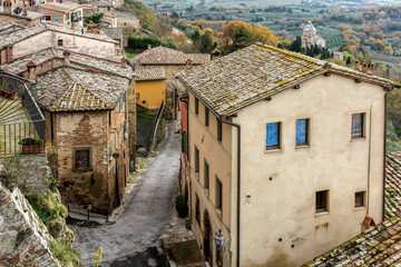 Fototapeta na wymiar Montepulciano street view