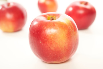 Fototapeta na wymiar red apples isolate