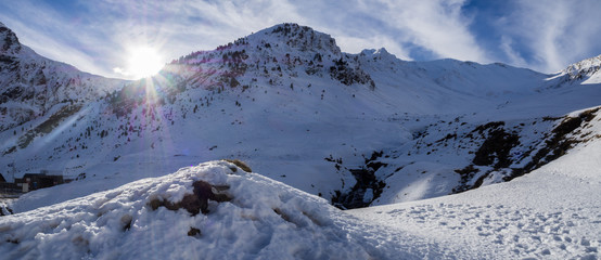 Pirineo  nevado pasado el  túnel de Bielsa , Huesca, Diciembre de 2016 ,  OLYMPUS DIGITAL CAMERA