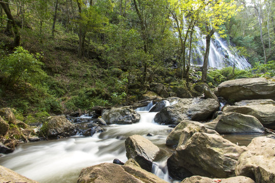 R&iacute;o y Rocas