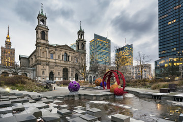 Fototapeta premium Kościół Wszystkich Świętych na placu Grzybowskim w okresie świąt Bożego Narodzenia