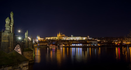 Fototapeta na wymiar Cathedral of St. Vitus, Prague castle and the Vltava in night