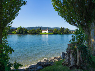 Fototapeta na wymiar vistas desde el Rhin en Stein am Rhein, Suiza, verano de 2016 OLYMPUS DIGITAL CAMERA