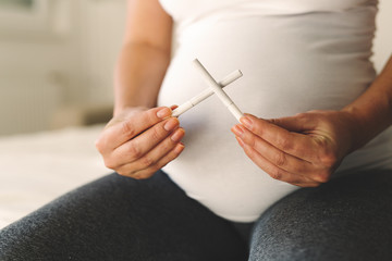 Bad habit prohibited during pregnancy - obrazy, fototapety, plakaty