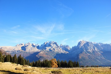 Sguardo sulle Dolomiti, Malga Ritorto, Trentino Alto Adige. Italia
