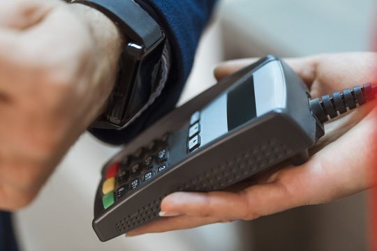Contactless payment with smart watch