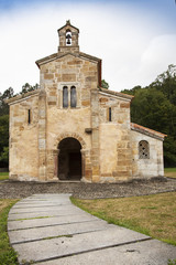 Fototapeta na wymiar Convento de San Salvador de Valdediós