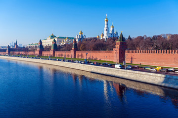 Obraz premium The embankment of the Moscow river with Kremlin, Russia
