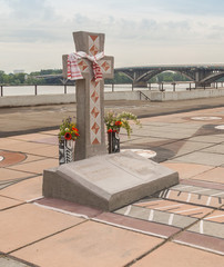 KIEV, Ukraine: monument to Taras Shevchenko on the embankment Dn