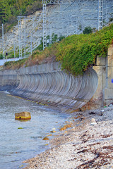 Волноотбойная стенка на берегу Черного моря