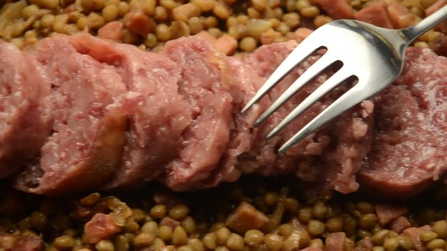 Cotechino Cudgh&icirc;n Կոտեկինո 코테키노 Scoržet Cucina friulana Котекино Codeghin이탈리아 요리  italiana Codeguim e Итальянская кухня lenticchie Coessin Museto Veneto Italian cuisine Musetto Italienische K&uuml;che 
