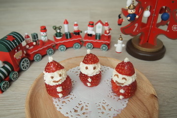 Cute Little Ichigo Strawberry and Cream Santa Claus - a healthy Christmas Treat