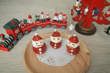 Cute Little Ichigo Strawberry and Cream Santa Claus - a healthy Christmas Treat