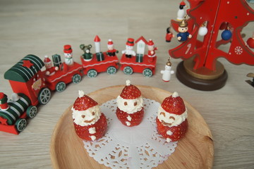 Cute Little Ichigo Strawberry and Cream Santa Claus - a healthy Christmas Treat