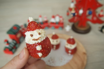 Cute Little Ichigo Strawberry and Cream Santa Claus - a healthy Christmas Treat
