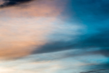 Obraz premium colorful dramatic sky with cloud at sunset