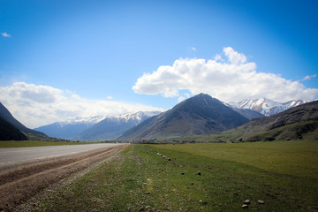Горные и холмистые пейзажи Карачаево-Черкессии, Россия