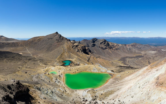 The Tongariro Crossing crosses 19 kilometers of the barren, volcanic desert, Tongariro National Park, UNESCO World Heritge Site, North Island, New Zealand