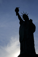 Fototapeta premium Statue of liberty silhouette