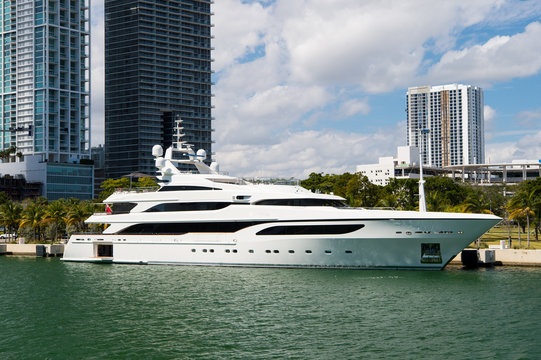 miami, luxury yacht in dock