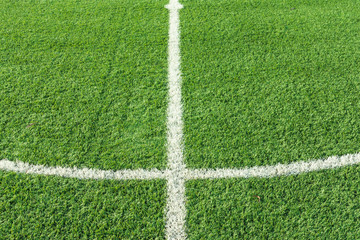 Obraz premium Line curve soccer field green grass background.