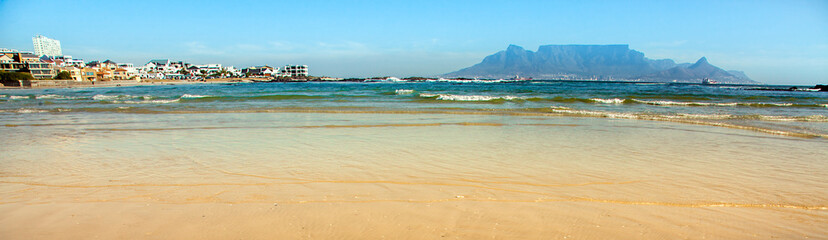 Blouebergstrand Südafrika mit Blick auf Kapstadt und Tafelberg