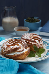 Cream cakes with peppermint