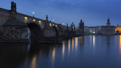 Fototapeta na wymiar die Karlsbrücke in Prag