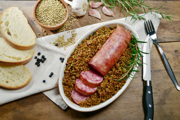 Cotechino lenticchie e pane