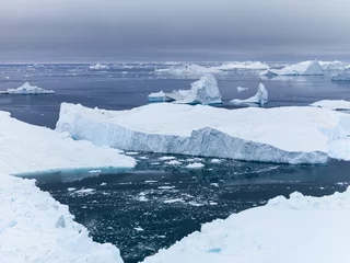 Fotobehang Gletsjers gletsjers smelten op de Noordelijke IJszee in Groenland