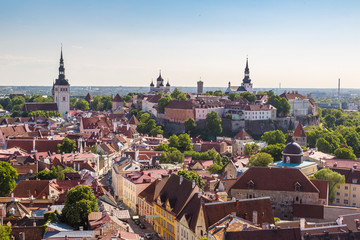Obraz premium Aerial View of Tallinn and Toompea Hill