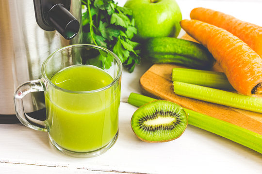 Process Preparation Of Fresh Juice In Juicer