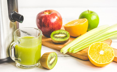 process preparation of fresh juice in juicer