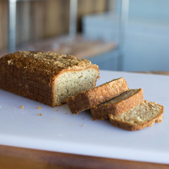 Baked banana bread with brown sugar crumble on top